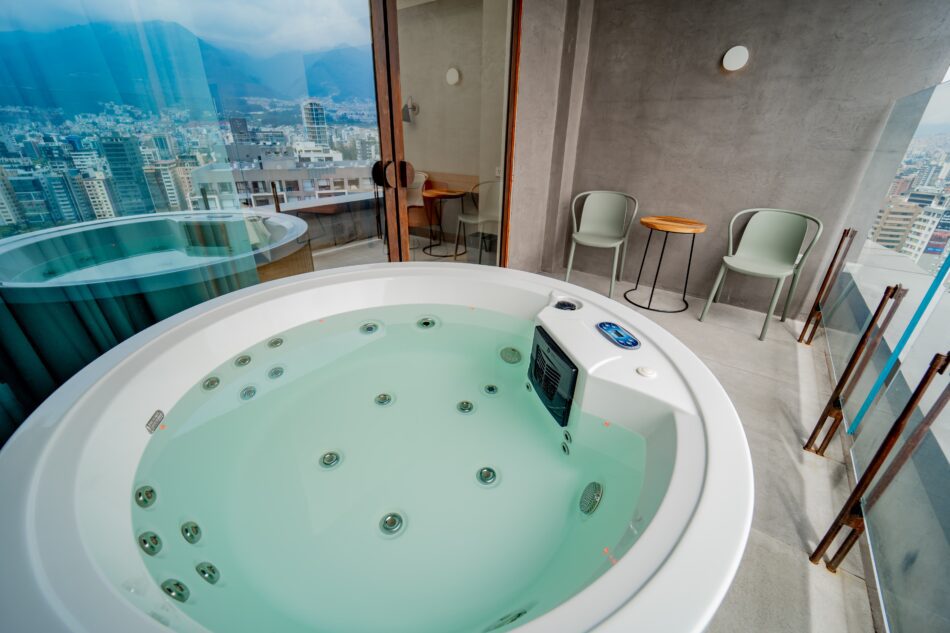 COLLECTION SUITE KING  BALCON Y JACUZZI