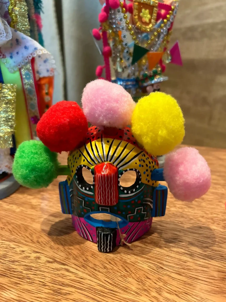 Diablo Huma mask handicraft