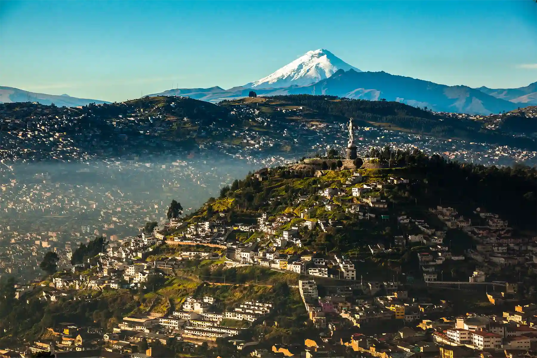 Itchimbía Park. Just 5 km from Go Quito Hotel.